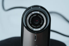 Load image into Gallery viewer, Logitech QuickCam Pro 9000 Webcam (V-UBU48) Carl Zeiss Autofocus – Tested & Working w/ Case