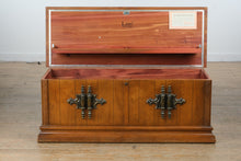 Load image into Gallery viewer, 1973 Lane Cedar Hope Chest with Tray – Style 2442-88