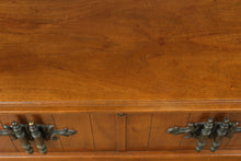 Load image into Gallery viewer, 1973 Lane Cedar Hope Chest with Tray – Style 2442-88