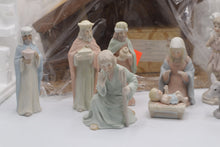 Load image into Gallery viewer, Lefton Christopher Collection 1983 Nativity Set 10 Figures