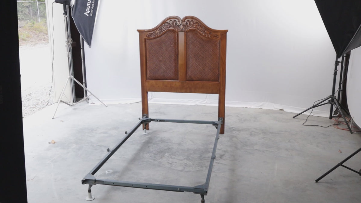 Broyhill Twin Size Bed with Woven Detailed Headboard Craze Furniture