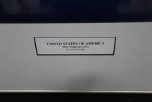 Load image into Gallery viewer, New York Skyline Featuring the Twin Towers