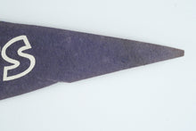 Load image into Gallery viewer, Vintage 1967 Baltimore Colts NFL Felt Pennant Football Helmet
