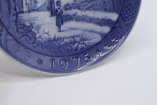 Load image into Gallery viewer, Royal Copenhagen 1975 Christmas Plate Marselisborg Slot Denmark 7 Inch
