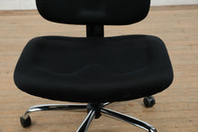 Load image into Gallery viewer, Heavy-Duty 1,000 LB Capacity Office Chair – Extra Wide Seat, Swivel &amp; Roll
