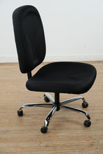 Load image into Gallery viewer, Heavy-Duty 1,000 LB Capacity Office Chair – Extra Wide Seat, Swivel &amp; Roll
