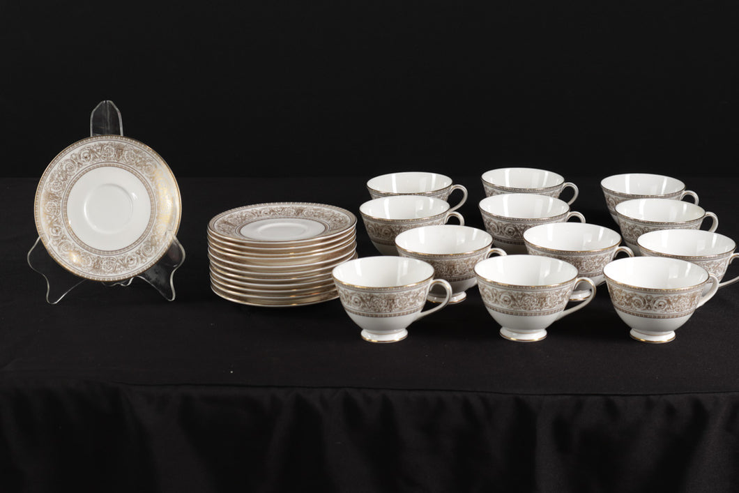 Royal Doulton Sovereign H4973 Tea Set - 24 Pieces