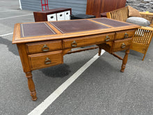 Load image into Gallery viewer, American Drew Oak Writing Desk with Leather Inlaid Top &amp; Gold Tooling
