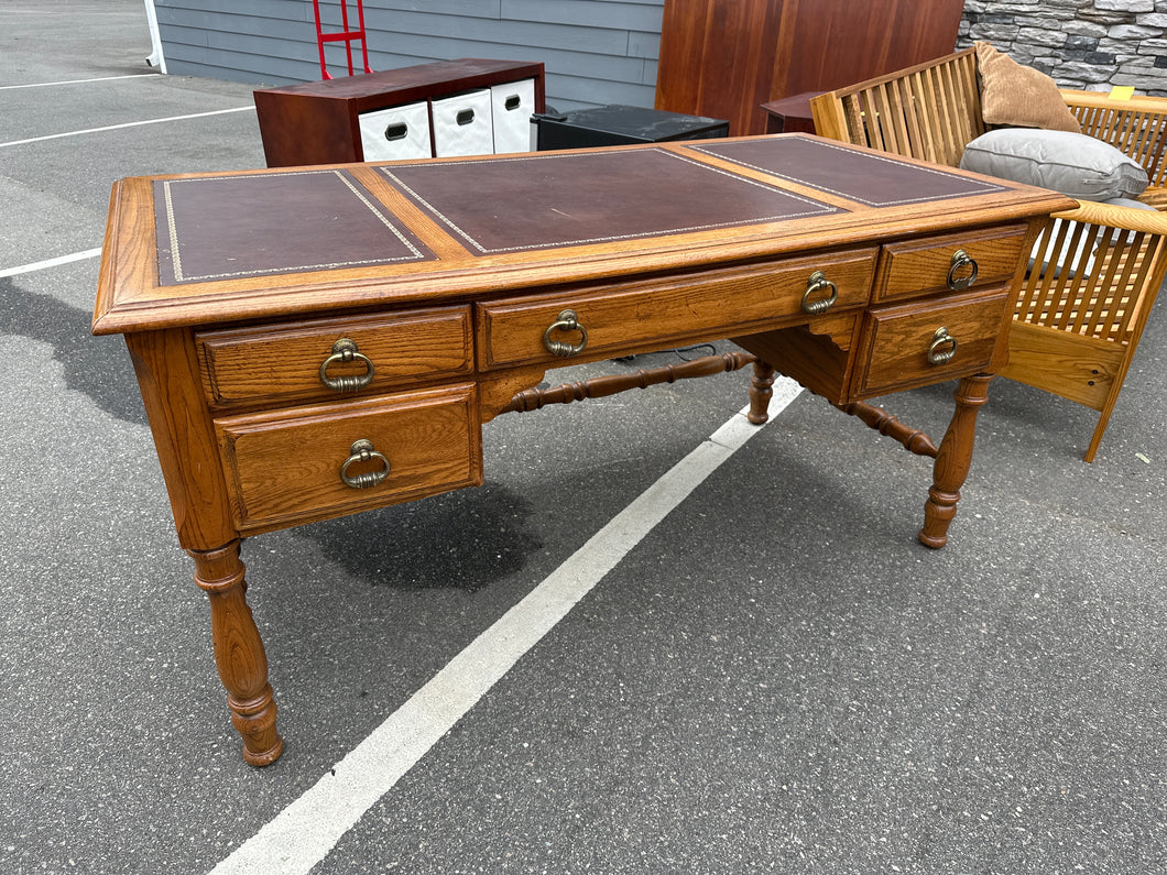 American Drew Oak Writing Desk with Leather Inlaid Top & Gold Tooling