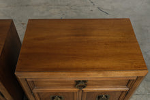 Load image into Gallery viewer, Pair of Vintage Thomasville Pan-Asian Nightstands, 1970
