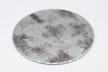 Load image into Gallery viewer, Silver Tone Dogwood Floral Trivets Set of 3 Graduated Round Table Protectors
