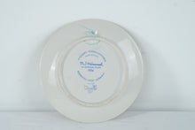 Load image into Gallery viewer, 1974 Goebel M.J. Hummel Annual Collector Plate #267 Girl With Goose West Germany
