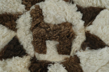 Load image into Gallery viewer, Vintage Alpaca Fur Patchwork Round Rug – Llama Motif Handmade Peruvian Mat
