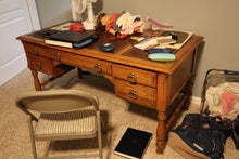 Load image into Gallery viewer, American Drew Oak Writing Desk with Leather Inlaid Top &amp; Gold Tooling
