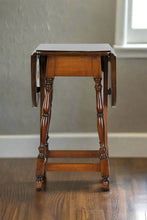 Load image into Gallery viewer, American William and Mary Style Drop Leaf Side Table
