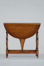 Load image into Gallery viewer, American William and Mary Style Drop Leaf Side Table
