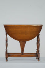 Load image into Gallery viewer, American William and Mary Style Drop Leaf Side Table
