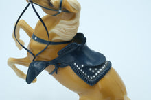 Load image into Gallery viewer, Vintage 1950&#39;s Hartland Annie Oakley and Rearing Palomino Horse
