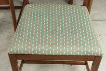 Load image into Gallery viewer, Antique Mahogany Round Extension Dining Table and 6 Chair Set with Four Leaves
