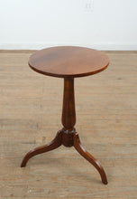 Load image into Gallery viewer, Honey Lynn Solid Wood Pedestal Side Table – 18” Round
