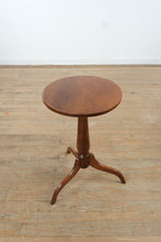 Load image into Gallery viewer, Honey Lynn Solid Wood Pedestal Side Table – 18” Round
