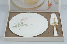 Load image into Gallery viewer, Mikasa April Rose B2053 Vintage Bone China Cake Plate Server Set Japan Boxed
