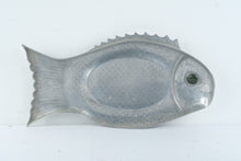 Load image into Gallery viewer, Arthur Court 1975 Vintage Aluminum Fish Serving Platter Green Stone Eye 25 Inch
