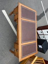 Load image into Gallery viewer, American Drew Oak Writing Desk with Leather Inlaid Top &amp; Gold Tooling
