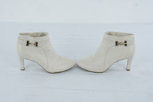 Load image into Gallery viewer, Bandolino Womens White Leather Ankle Booties Kitten Heel Side Zip Size 8M
