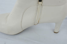 Load image into Gallery viewer, Bandolino Womens White Leather Ankle Booties Kitten Heel Side Zip Size 8M
