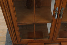 Load image into Gallery viewer, Baker &amp; Dupree Upper China Cabinet – New Old Stock
