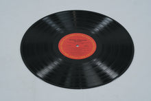 Load image into Gallery viewer, Barbra Streisand – Memories Vinyl LP (Columbia TC 37678, 1981)
