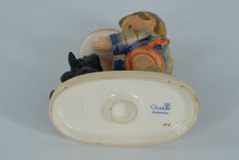 Load image into Gallery viewer, Vintage Goebel Hummel Figurine “Begging His Share” #196/0 – TMK-5 1972–1979
