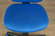 Load image into Gallery viewer, Blue Adjustable Office Chair on Casters
