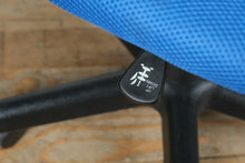 Load image into Gallery viewer, Blue Adjustable Office Chair on Casters
