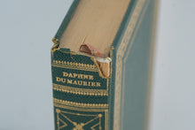 Load image into Gallery viewer, Rebecca Daphne du Maurier Vintage International Collectors Library Green Hardcover
