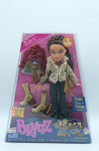 Load image into Gallery viewer, Bratz Yasmin Style It Fashion Collection Doll 2001 MGA NIB
