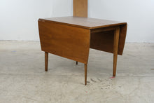 Load image into Gallery viewer, Broyhill Premier Forward 70 Mid-Century Modern Walnut Dining Set with 6 Chairs
