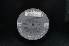 Load image into Gallery viewer, Funny Girl – Original Motion Picture Soundtrack (1968, Columbia Masterworks, BOS 3220) – Barbra Streisand &amp; Omar Sharif
