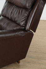 Load image into Gallery viewer, La-Z-Boy Astor Chestnut Electric Recliner

