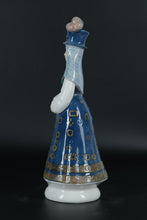 Load image into Gallery viewer, Lladro Figurine – Solemn Lady #01001157 (Retired, Handcrafted Porcelain, 1971–1975)
