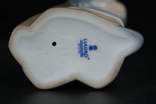 Load image into Gallery viewer, Lladró Girl with Pig (#1011) – Retired Porcelain Figurine by Fulgencio García (1969–2001)
