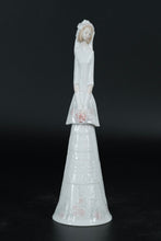 Load image into Gallery viewer, Lladró Bridal Bell (#6200) – Retired Porcelain Figurine (1995–2002)
