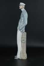 Load image into Gallery viewer, Lladró Sea Captain (#4621) – Retired 1970–1994 Porcelain Figurine, 15″ Tall (Missing Pipe)

