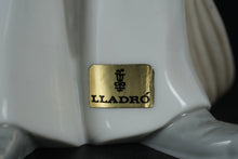 Load image into Gallery viewer, Lladró Sea Captain (#4621) – Retired 1970–1994 Porcelain Figurine, 15″ Tall (Missing Pipe)
