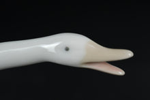 Load image into Gallery viewer, Lladró “Goose” #4661 Retired Figurine
