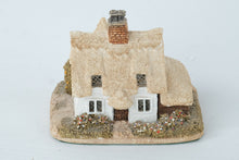 Load image into Gallery viewer, Lilliput Lane &quot;Clare Cottage&quot; – Handcrafted English Countryside Miniature – 3.25&quot; Tall
