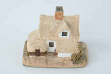Load image into Gallery viewer, Lilliput Lane &quot;Clare Cottage&quot; – Handcrafted English Countryside Miniature – 3.25&quot; Tall
