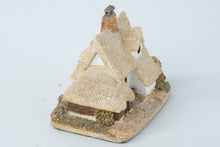 Load image into Gallery viewer, Lilliput Lane &quot;Clare Cottage&quot; – Handcrafted English Countryside Miniature – 3.25&quot; Tall
