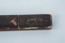 Load image into Gallery viewer, Vintage Shumate’s Tungsten Straight Razor with Original “Uncle Sam Razors” Box
